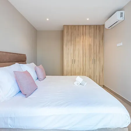 Apartment Malaga Vacation Five Minutes From The Port Of Pool And Sun
