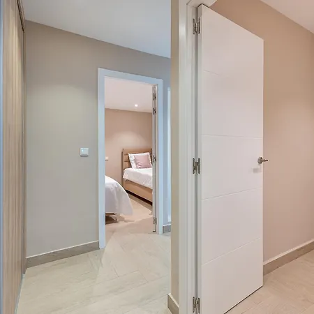 Malaga Vacation Five Minutes From The Port Of Pool And Sun Apartment *