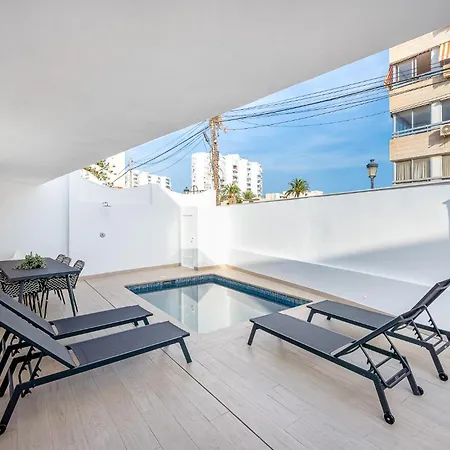Malaga Vacation Five Minutes From The Port Of Pool And Sun Apartment